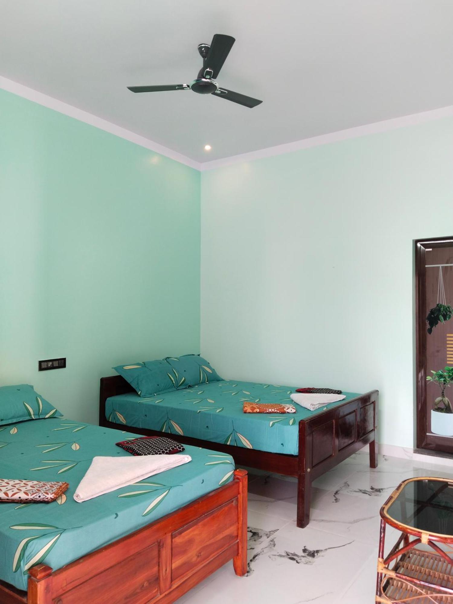 Hotel Vedhav Residency à Kânyâkumârî Extérieur photo