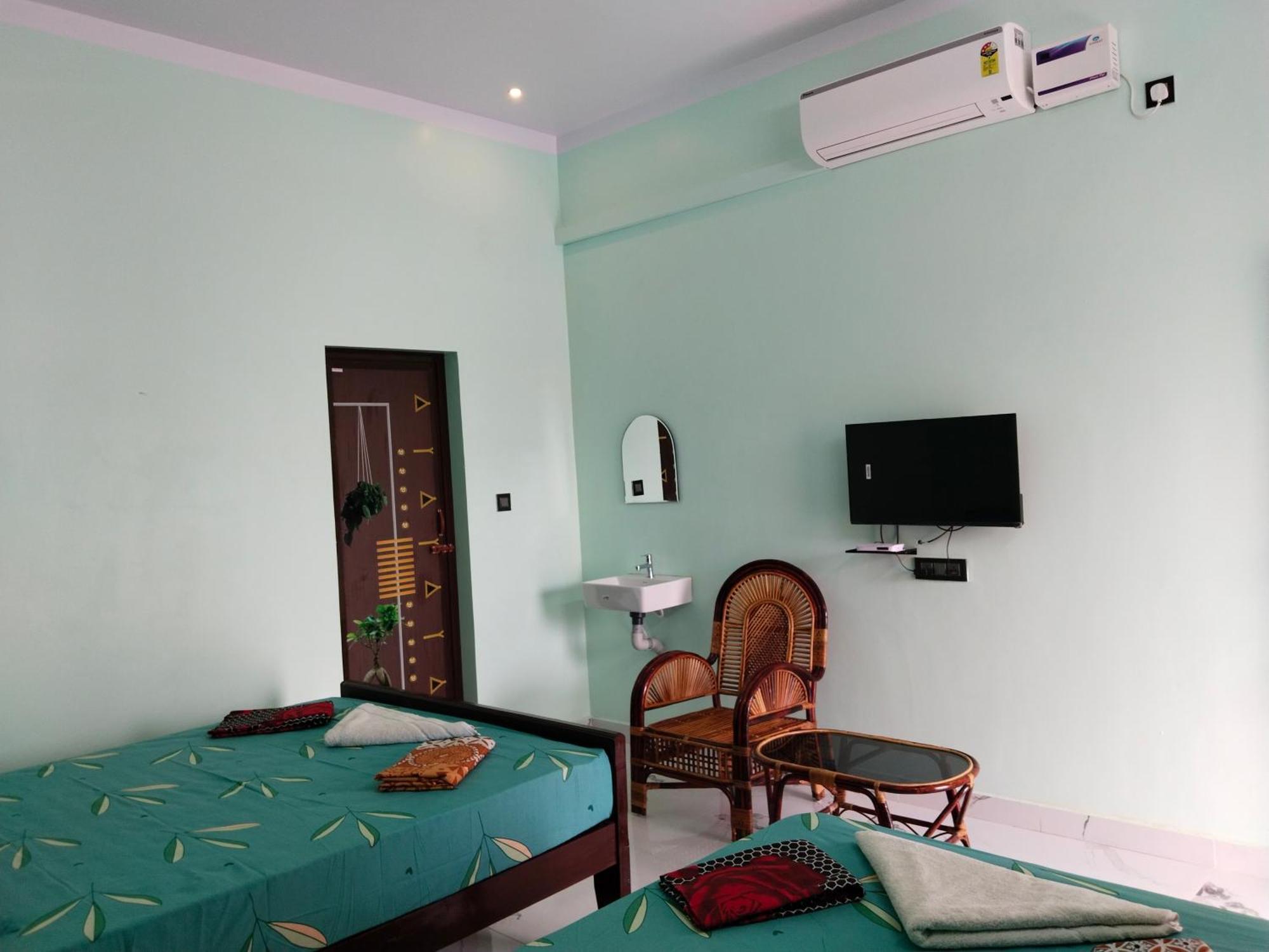 Hotel Vedhav Residency à Kânyâkumârî Extérieur photo